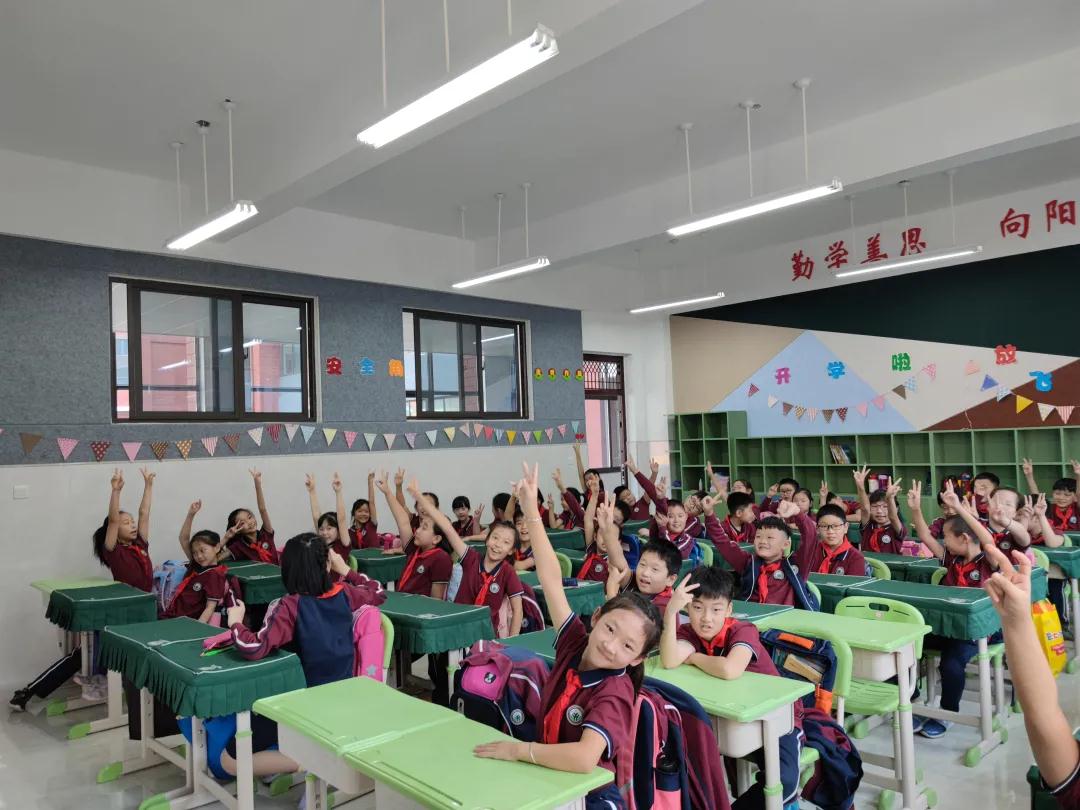 平稳有序！花式宠娃！开学首日，郑东新区文苑学校小学部的“完美一天”