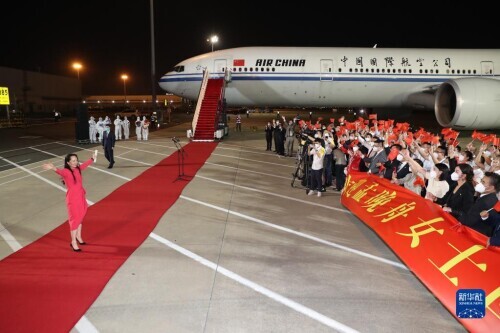 孟晚舟顺利回到祖国