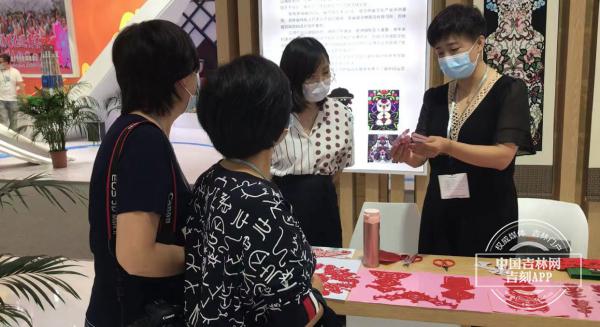 聚焦文博会丨一张纸，一把剪，满族剪纸剪出非遗文化万种风情
