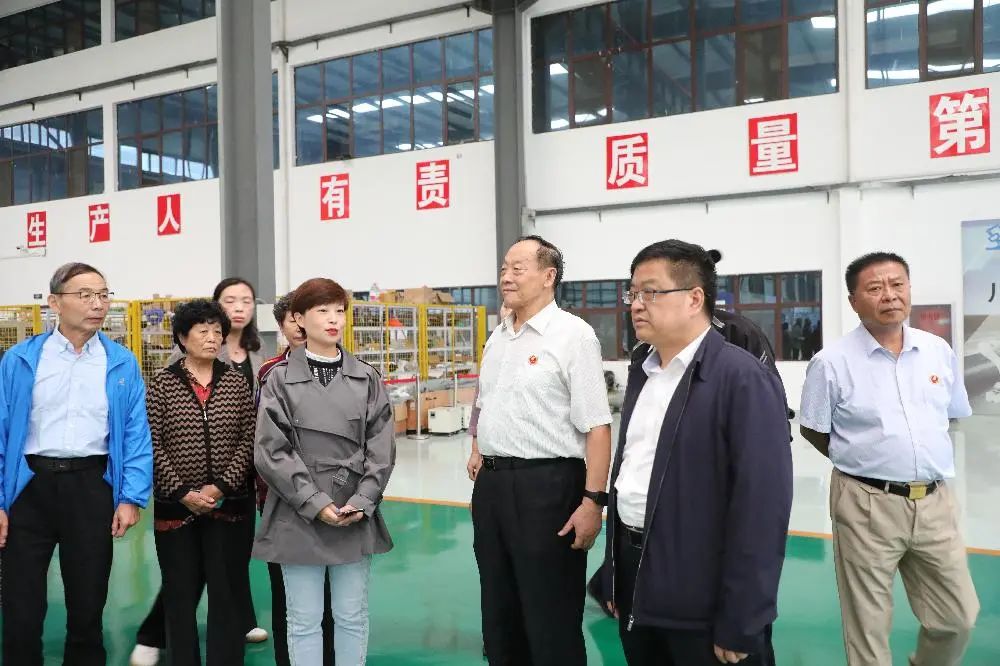 市民寻访团和市民代表到天桥区参观调研