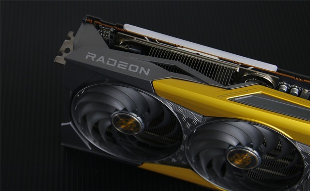 惊叹游戏体验！蓝宝石RX6900 XT 风冷版毒药开箱