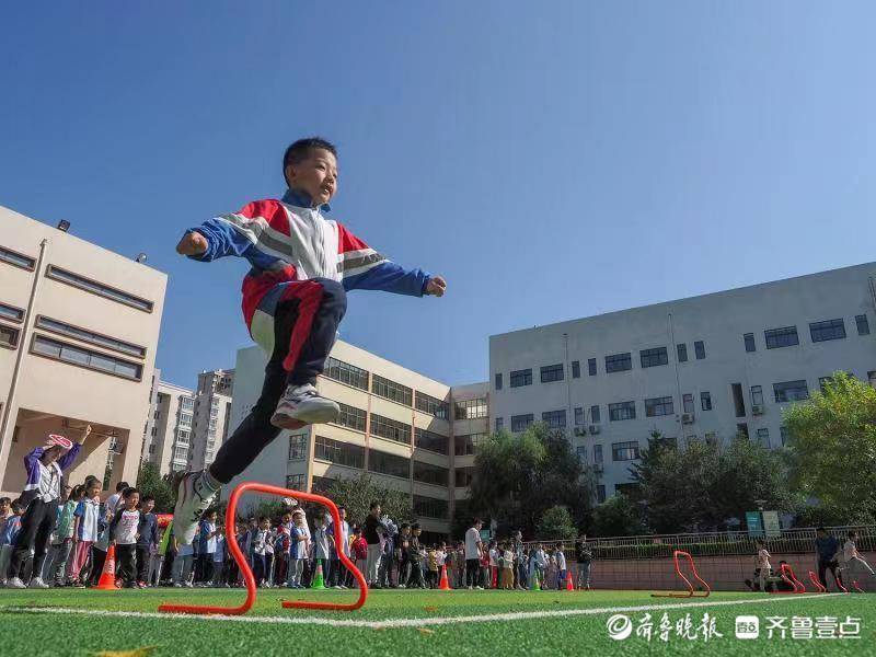濟南育秀小學的秋季運動會真熱鬧(圖3) 濟南育秀小學的秋季運動會真熱鬧(圖3)