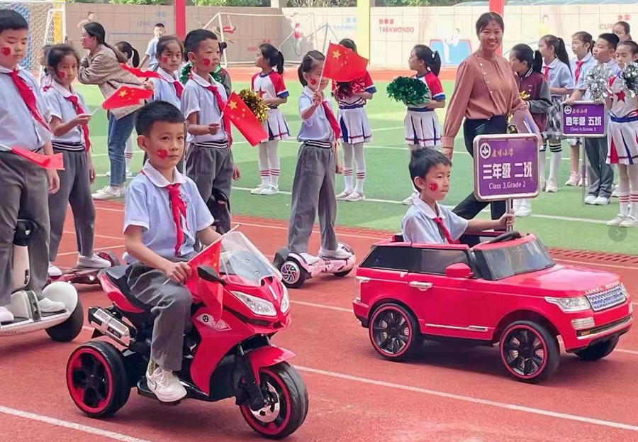 德州康博小學(xué)首屆田徑運(yùn)動(dòng)會(huì)開賽(圖2) 德州康博小學(xué)首屆田徑運(yùn)動(dòng)會(huì)開賽(圖2)