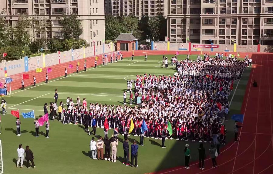 德州康博小學(xué)首屆田徑運(yùn)動(dòng)會(huì)開賽(圖9) 德州康博小學(xué)首屆田徑運(yùn)動(dòng)會(huì)開賽(圖9)