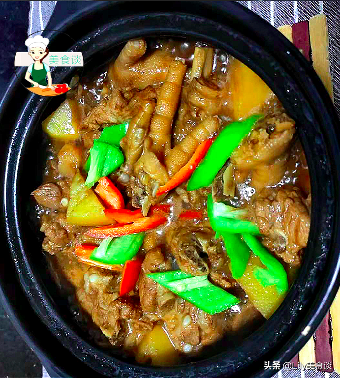 天冷了，燉上一鍋排骨雞腳土豆煲，鮮香又營養，大人孩子都愛吃