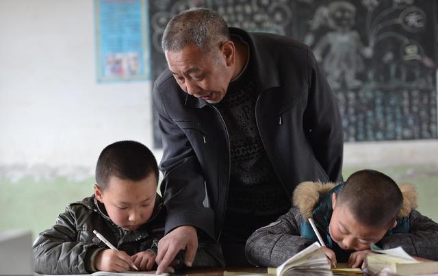 教师职称大动作，推行中小学校长职级制！一线