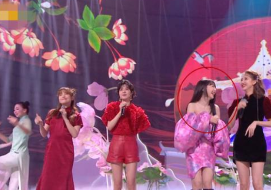 There is Ke Yimin before, have Ding Tai   , contend for do inside amusement denounces person be disgusted with the first person, magnify was defeated mostly