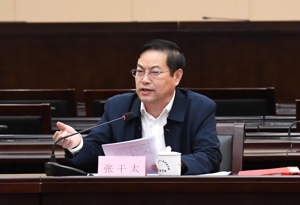 不辱使命精准精细按时完成编撰任务 《市五届人大及其常委会履职纪实》编务工作会议举行