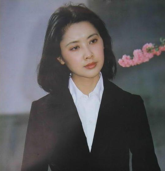 女儿国国王朱琳，苦等唐僧20多年，如今68岁的她高龄再婚无一子