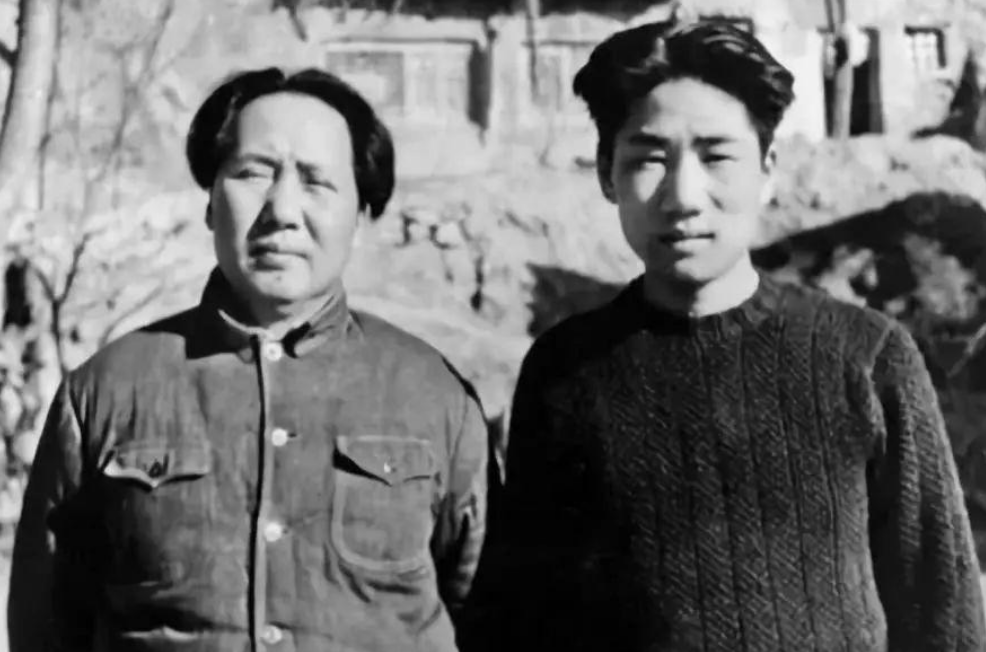 建国后毛岸英回韶山，一农民称毛主席欠他家13元钱，到底咋回事