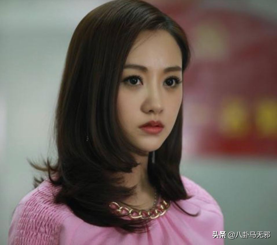 拒绝张艺谋，0绯闻让狗仔爬树，万年女二何日才能迎来“爆红