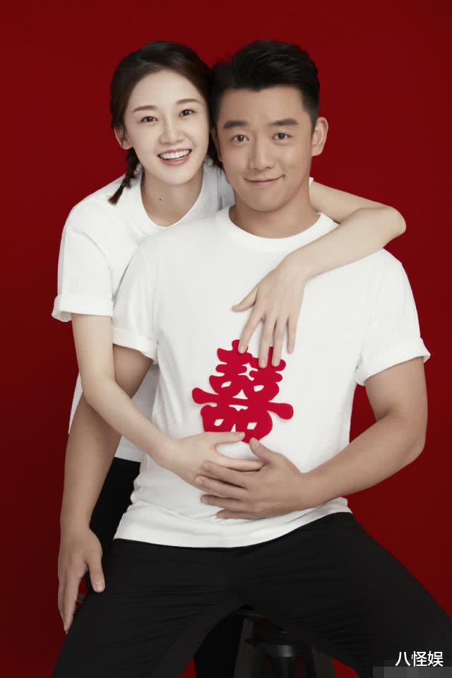 郑恺晒照耍帅，老婆苗苗互动秀恩爱，甜喊老公