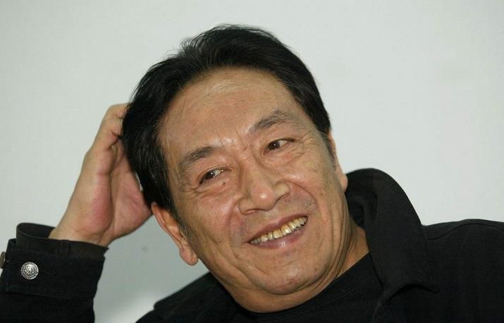 王奎荣：中国第一大反派，40岁上大学，68岁再结婚，妻子小他37岁