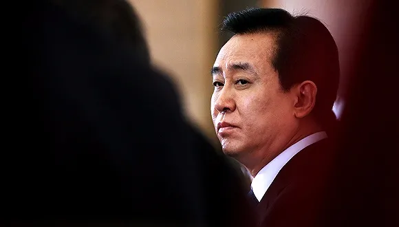 许家印：恒大快破产时，我陪香港富豪打牌，瘦了20斤，才拿到5亿