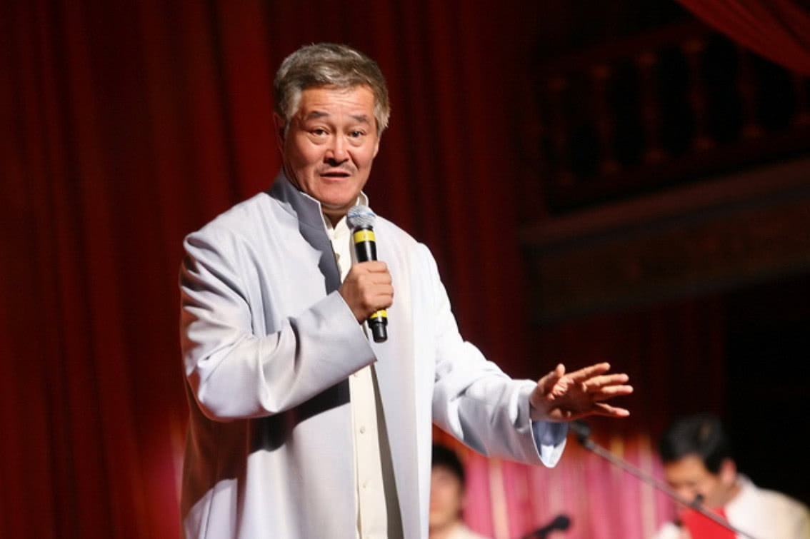 真不想他们老去，这9位大咖都老了，最大的71岁