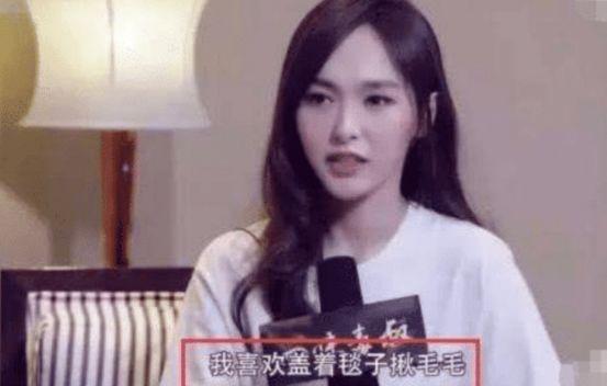 唐嫣自爆睡觉时有“怪癖”，罗晋却能接受无理要求，爱能包容一切