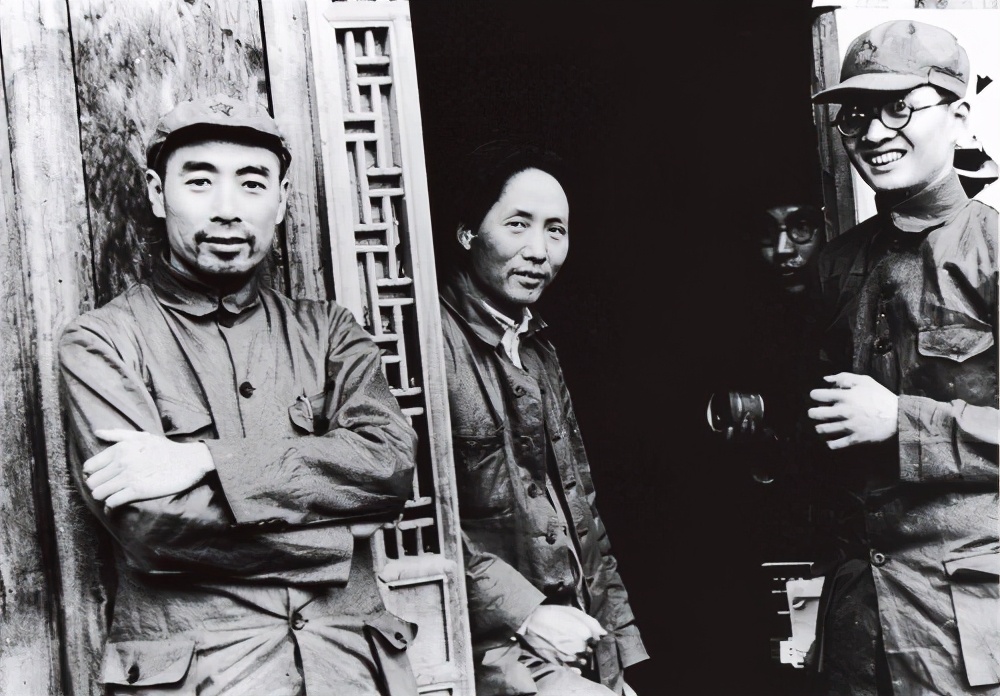 斯诺：为毛泽东拍下“红星照”，临终留下遗言