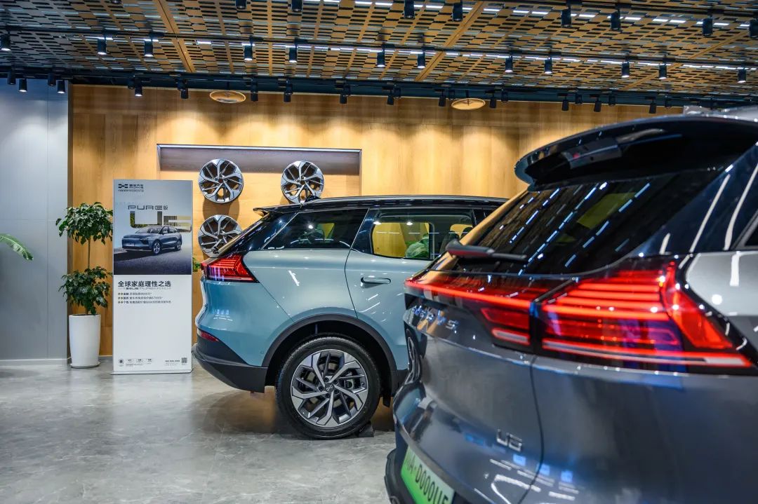 比ID.4和MODEL 3还贵，这款电动车靠什么打动人？