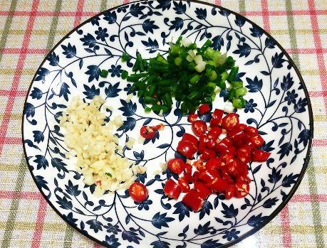 圖片[5]-切皮蛋直接下刀切是不對的 學會飯店大廚的方法 光滑還不粘刀-起舞食譜網