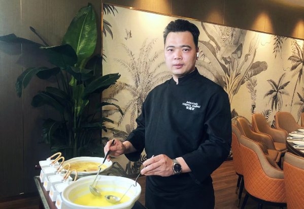 张建军 燃起中国光谷的海鲜烟火