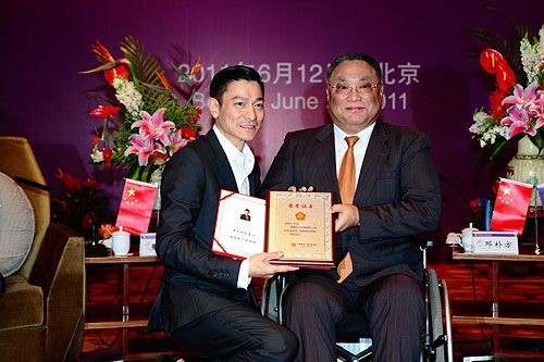 残奥奖牌榜中国排第一！高燃瞬间惹泪目，刘德华被赞上热搜不意外