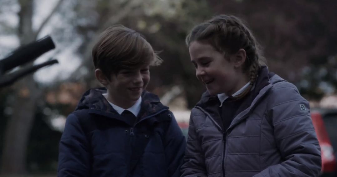 年幼弟妹要照料，瘾君子母亲要供养，这个高中