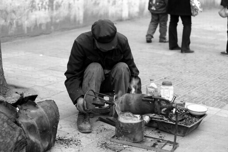 慢慢成为记忆的街头巷尾老行当（记录岁月的老照片）