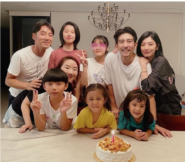 有一种星二代叫贾静雯女儿咘咘，如今5岁，完美继承妈妈高颜值