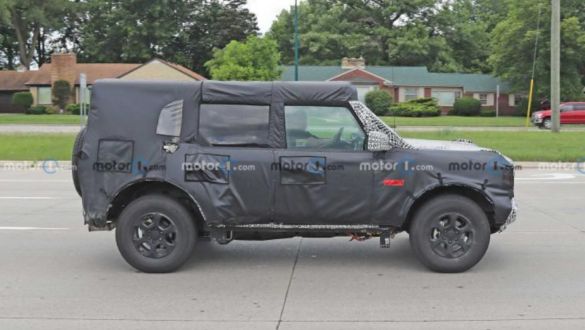 全新国产奔驰C级下线；东风公司迎来第5200万辆汽车下线