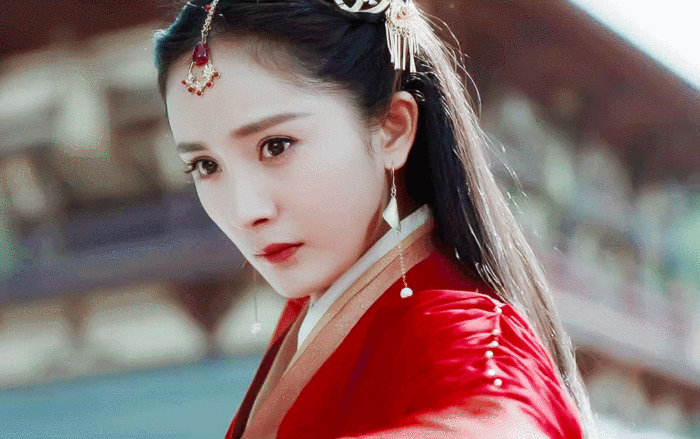 8位眼睛好看的女明星，眼神灵气逼人，仿佛藏着星辰大海