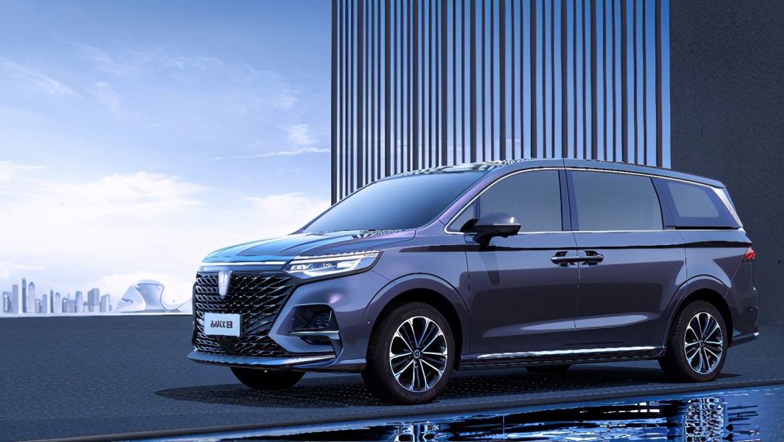 曹德旺惊叹、江南春点赞，荣威iMAX8为何成为各界精英的出行新宠？