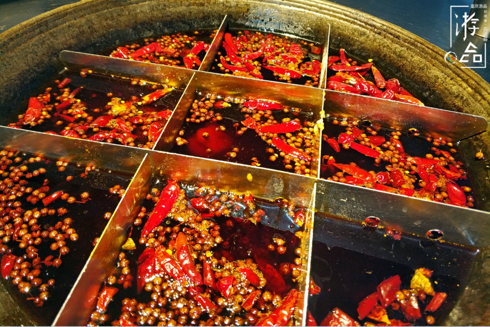 英国名刊介绍火锅文化，成都重庆互不相让，传至海外的成渝掐架