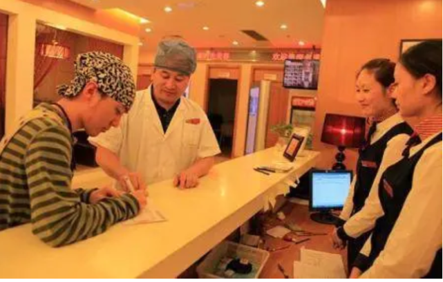 “三毛”长大了！8岁成名，14岁秃顶，34岁变帅哥