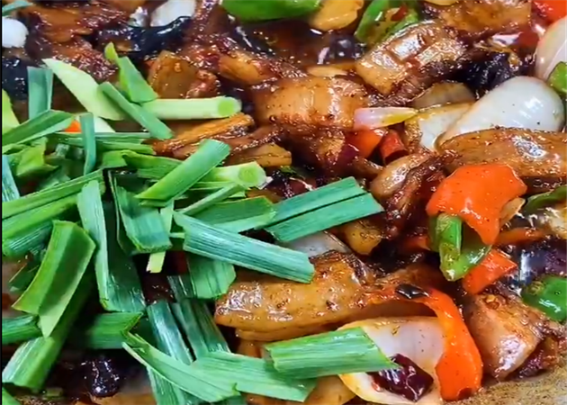 回锅肉一定要这样做，简单易学，在家就能吃到饭店的味道