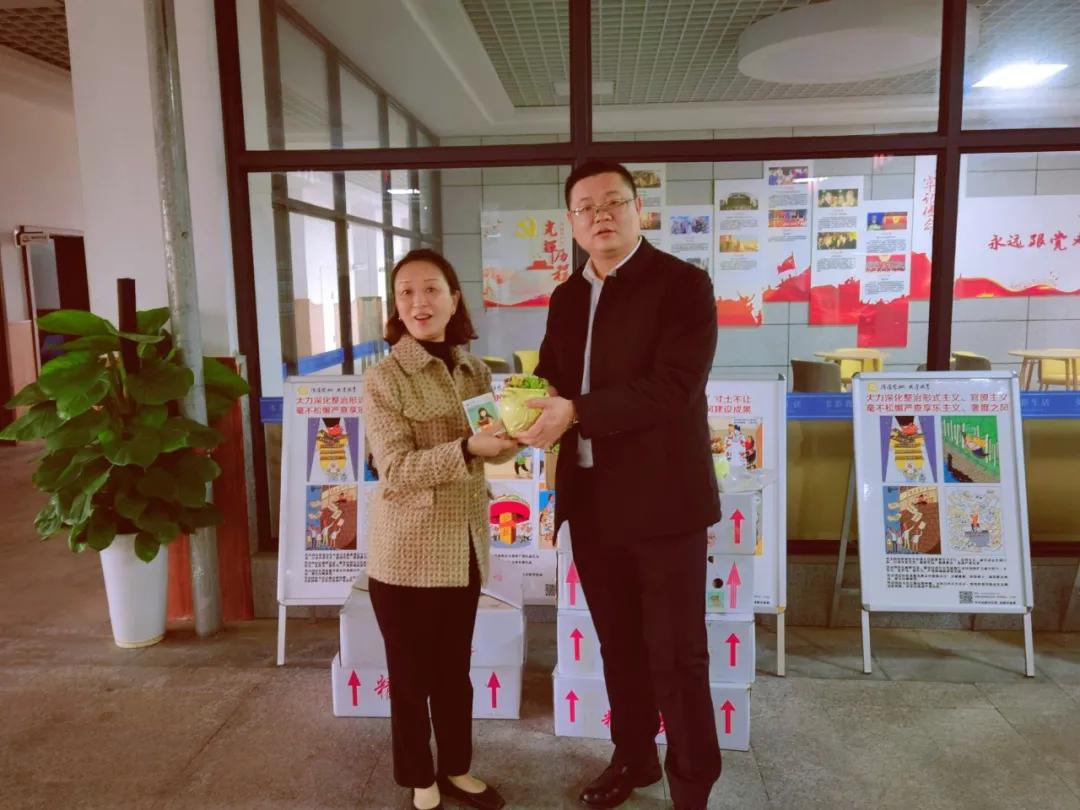 四川天府新区华阳小学老师的浪漫女神节