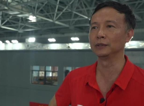 情同父女！全红婵奥运前落泪，只因恩师为她理发，离别时叮嘱3点