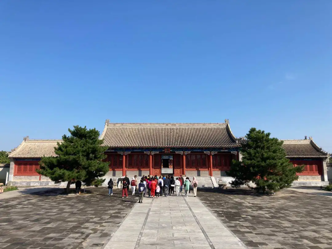 长春—通辽金秋首发团畅玩第二天：逛孝庄园、吃烧麦宴...