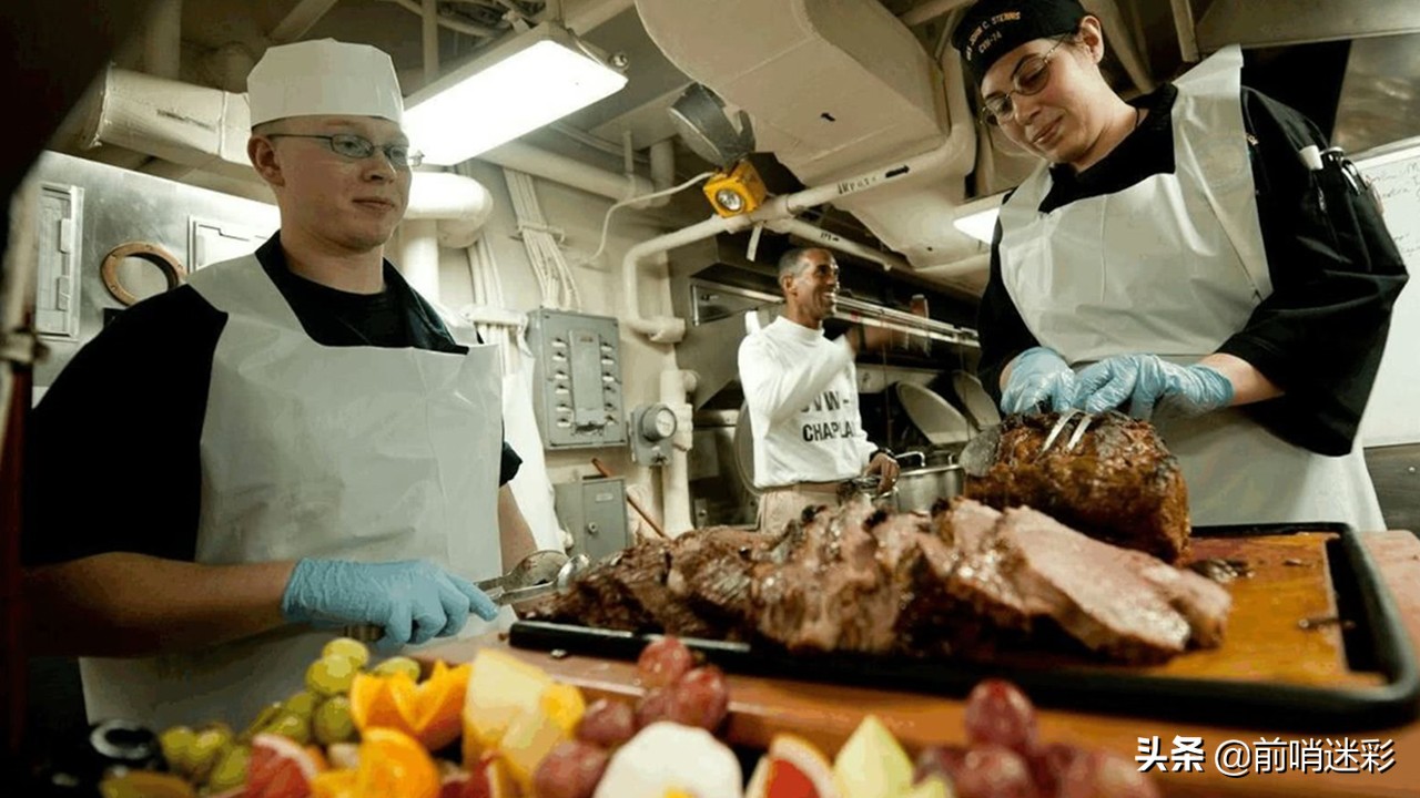 美军航母闲暇时有多放纵？不仅能开派对，还有