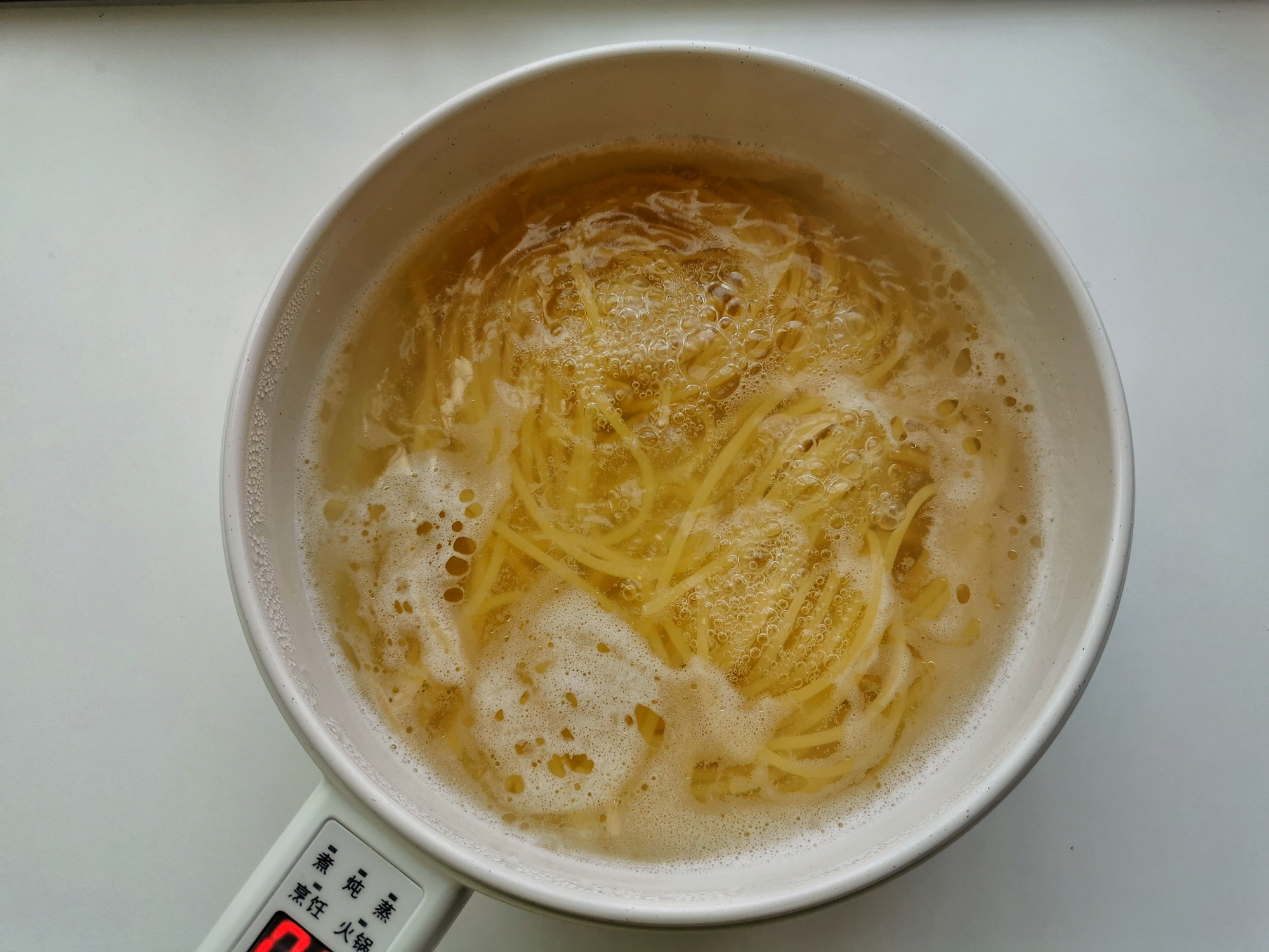 想吃意面别去西餐厅了，在家几步就搞定，美味实惠，太省钱了