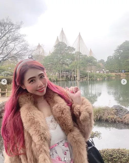 日本41岁主妇沉迷公主生活不能自拔，举手投足画风奇特