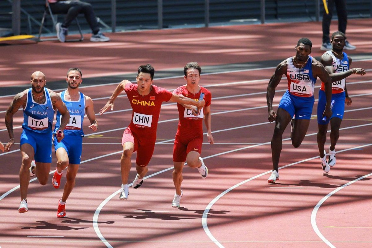 男子4X100中国晋级美国出局，美网友破防：竟然被中国淘汰了，中国