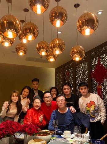 鬼后王玉环曝近照，身形臃肿打扮贵气逼人，6