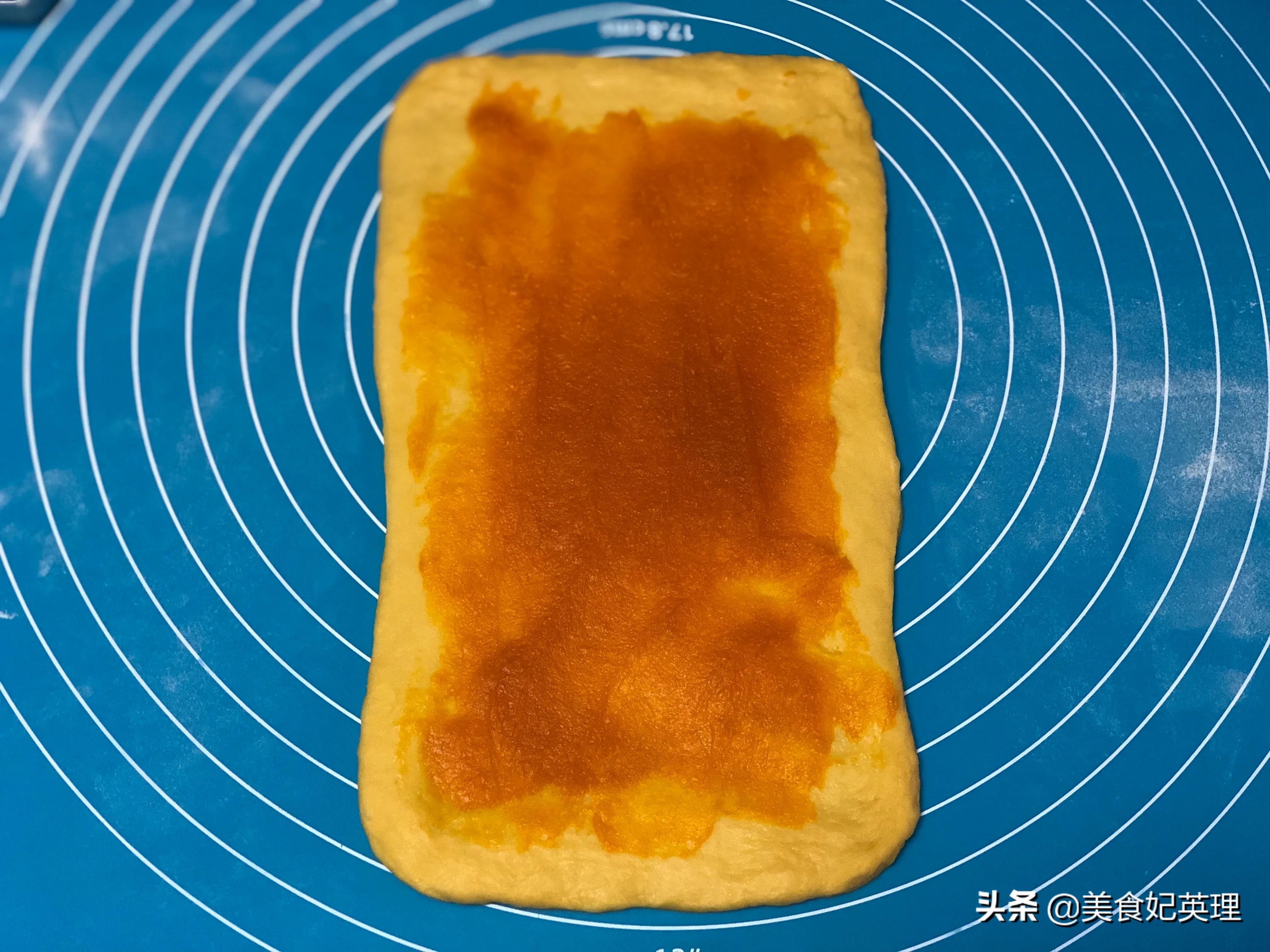 这面包不放色素却能金灿灿，香软异常特好吃，没想到竟是用它做的