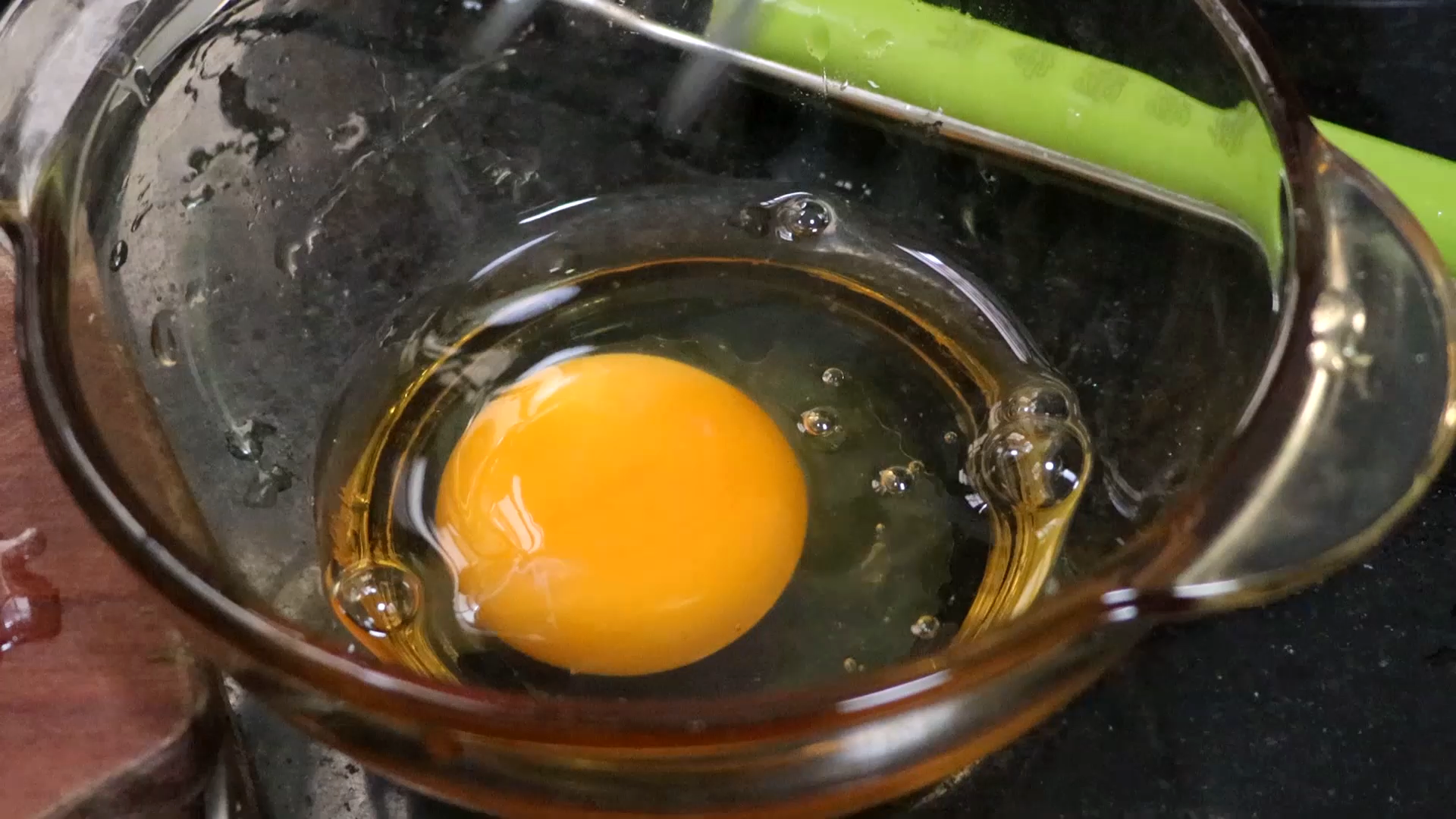 肥腸的家常菜做法，外酥裡糯，下酒又下飯，一周吃5次都不嫌膩