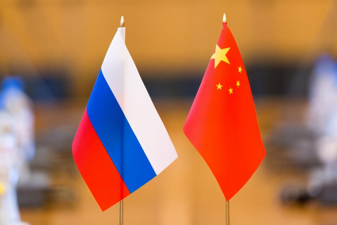 美俄首脑会晤前夕，俄罗斯送上一份大礼！中国两大变局双双破局