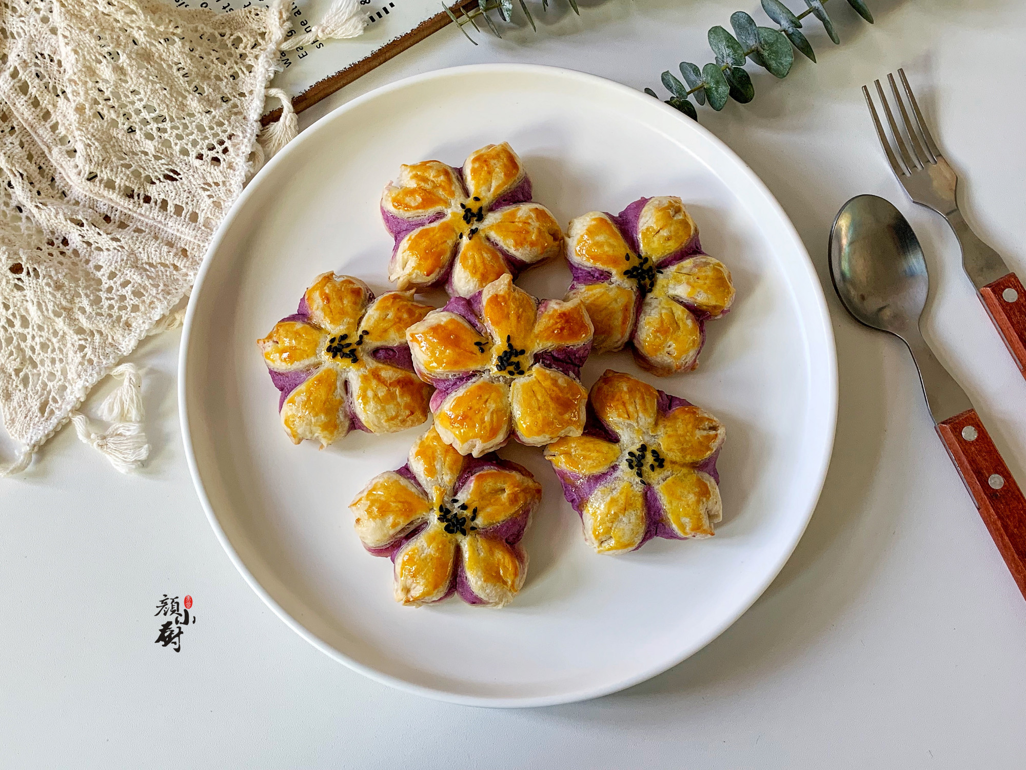 自從學會做這個，我家隔三差五做一次，香甜酥脆，比麵包好吃多了