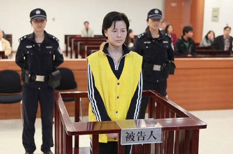 美女模特顾春芳：从江苏名模沦为死刑犯，4年“借”了17亿