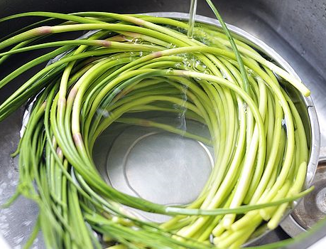 圖片[2]-腌蒜苔的做法-起舞食譜網(wǎng)