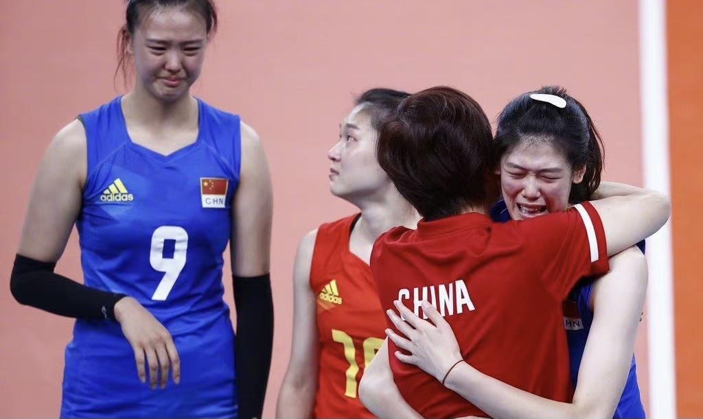 中国女排解散！结束8年执教生涯，对于郎平，你想说什么？