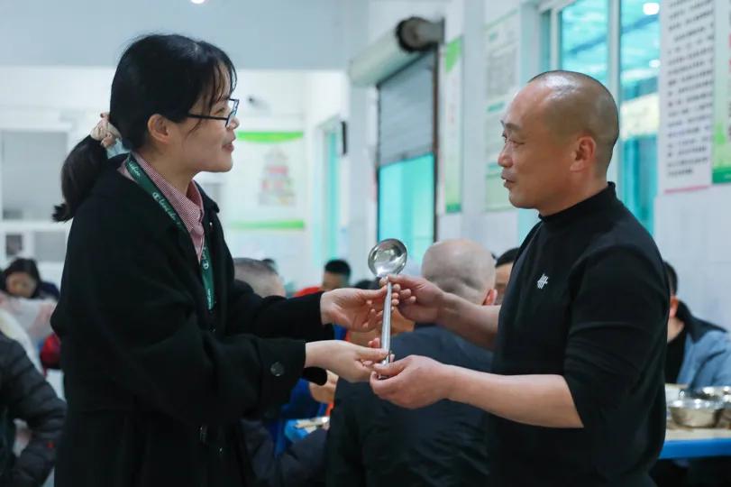 老师，您笑起来真好看——记双流区金桥小学“三八”妇女节活动